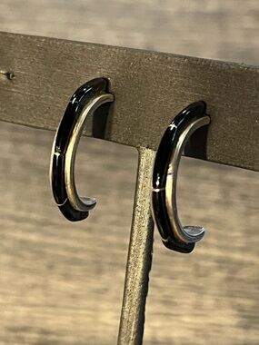 Black stone and Sterling Silver Half Hoop Earrings. Native American southwestern